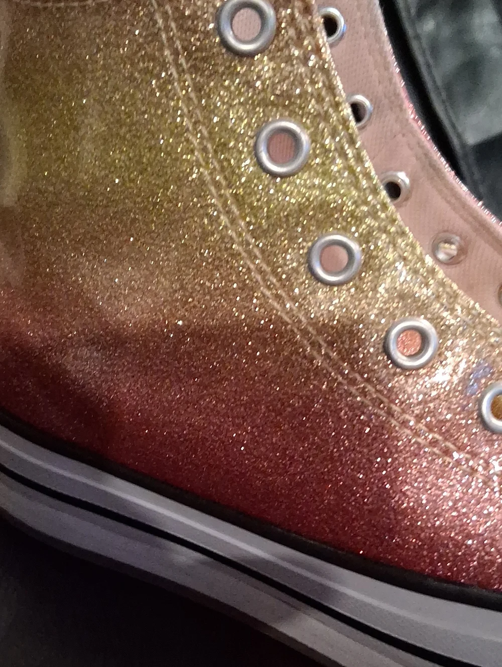 Converse no laces